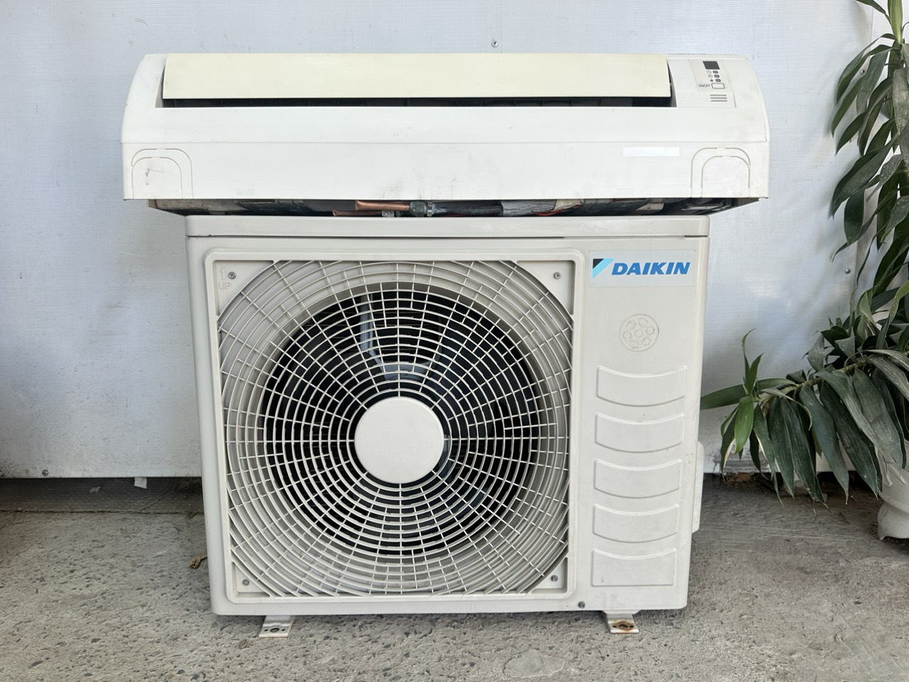 Máy lạnh Dakin cũ SP020601